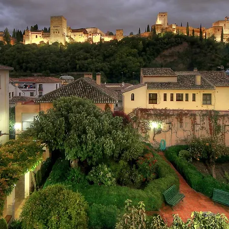 Apartment Chezmoihomes Alhambra Penthouse 2 Private Terraces