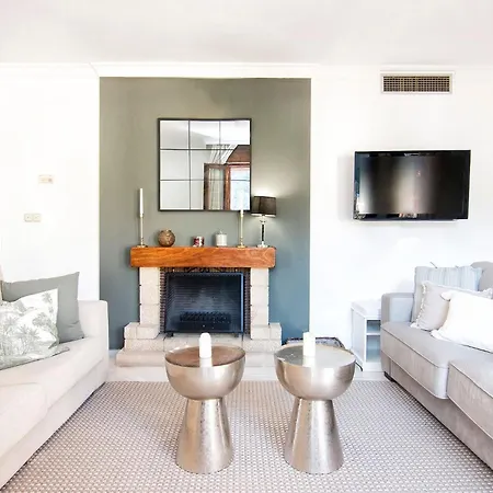 Chezmoihomes Alhambra Penthouse 2 Private Terraces Apartment *