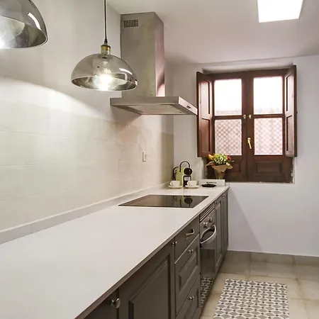 Apartment Chezmoihomes Alhambra Penthouse 2 Private Terraces *